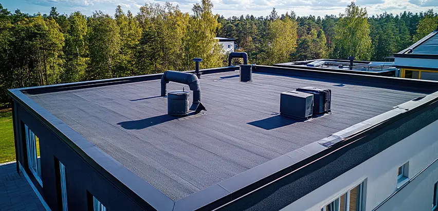 Professional Flat Roof Replacement Services in Edmonds, WA