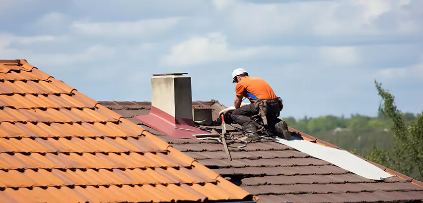 Cedar Roof Maintenance in Edmonds