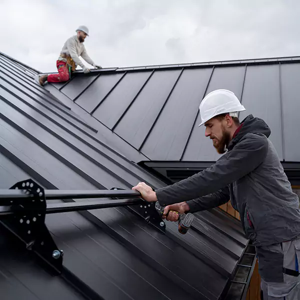 Why Edmonds Property Owners Choose Edmonds Roofing Pro for Metal Roof Repair?