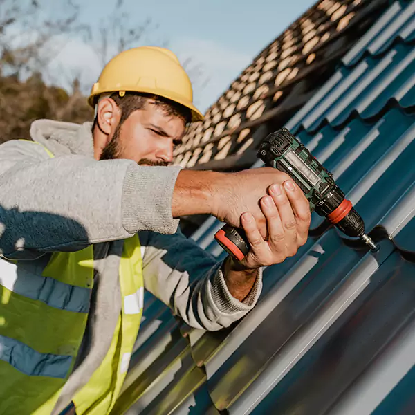 Why Edmonds Property Owners Choose Edmonds Roofing Pro for Metal Roof Replacement?