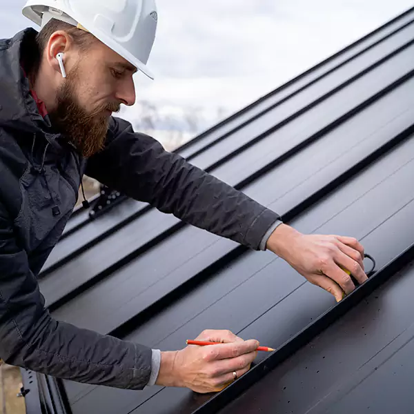 Why Edmonds Property Owners Choose Edmonds Roofing Pro for Tin Roof Repair service?
